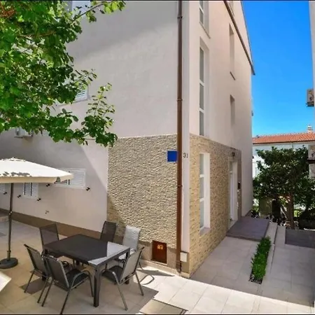 Apartment With Sea View In A1